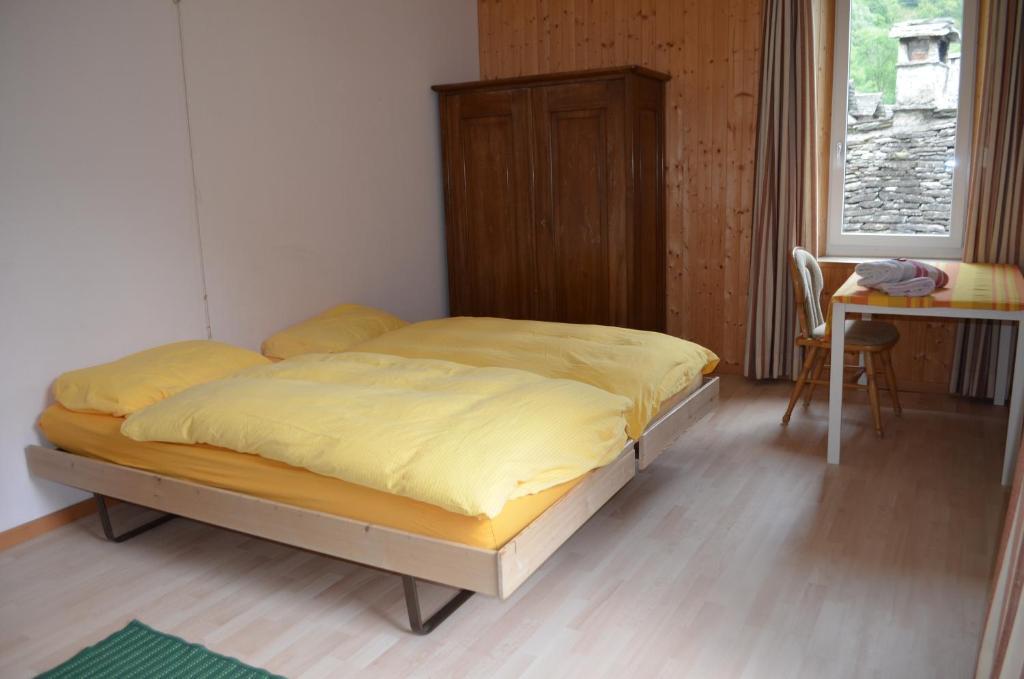 Hotel Garni Maggia Giumaglio الغرفة الصورة
